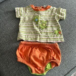 Absorba baby froggy set, size 3-6 months